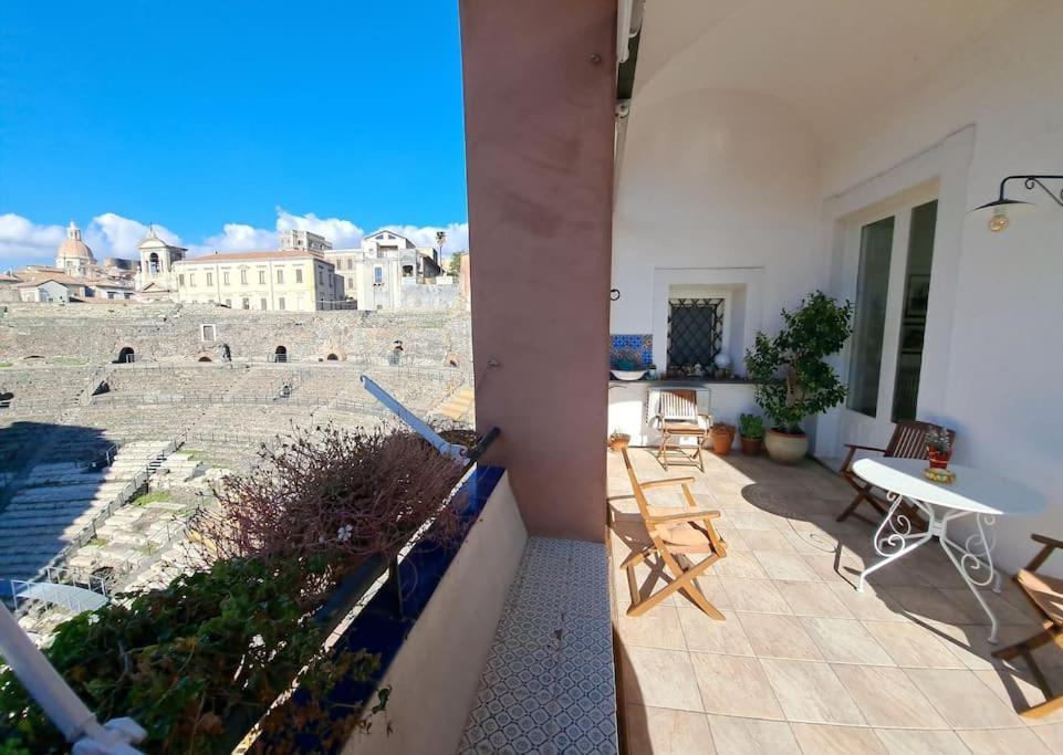Apartamento Finestre Sul Teatro - Catania - Parking Included Habitación foto